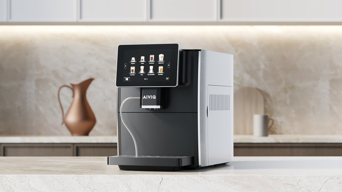 AIVIQ AEM-101S fuldautomatisk espressomaskine på et lyst køkkenbord