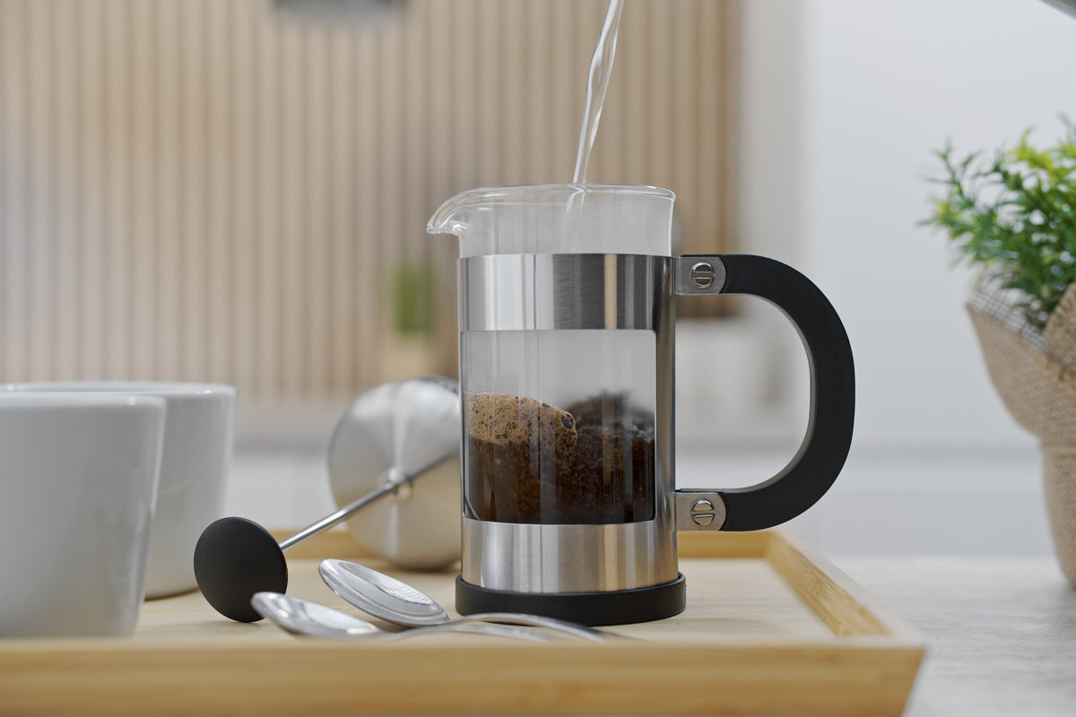 Vand til te, kaffe og grød.